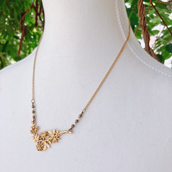 VTG 1950s Signed ART Floral Gold Tone Necklace Faux Pearl Mid Century Jewelry - Picture 2 of 10